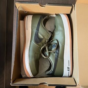 Nike Air Force 1 Lows Men’s Size 15